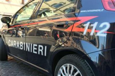 http://media.ilmeteo.it/news/foto/carabinieri_auto_ufs.jpg