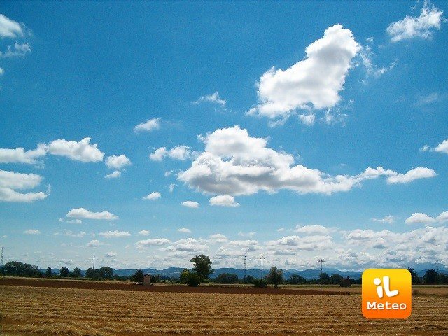 Meteo Ferrara: oggi sole e caldo, Lunedì 4 poco nuvoloso, Martedì 5 pioggia e schiarite