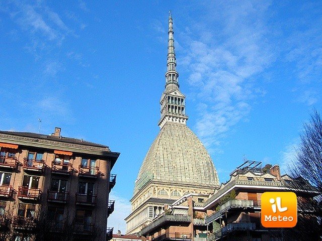 Meteo Torino: oggi sole e caldo, Lunedì 4 poco nuvoloso, Martedì 5 sole e caldo