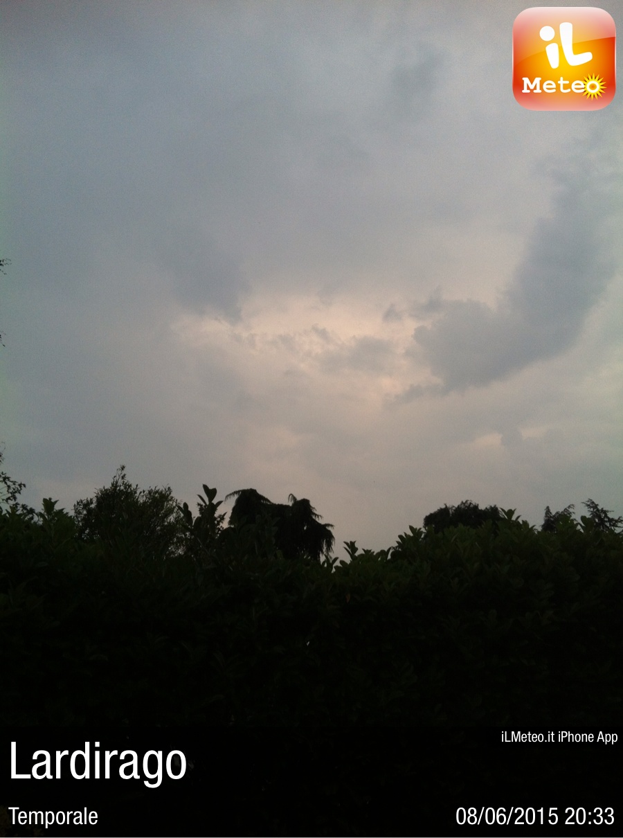 Foto meteo Lardirago Lardirago ore 2033 » ILMETEO.it