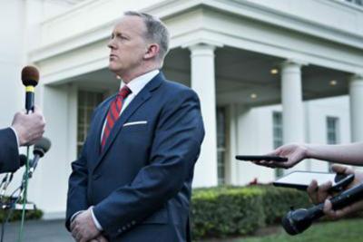 Sean Spicer si dimette da portavoce della Casa Bianca Sean Spicer si dimette da portavoce della Casa Bianca